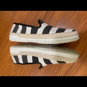 Black and white stripe slide on shoes